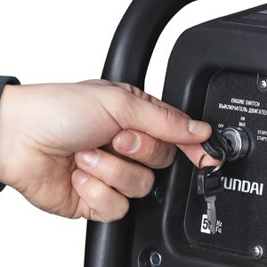 Бензиновый генератор Hyundai HHY 7020FE-T (универсальный 220/380В) - БЫСТРЫЙ СТАРТ Система ручного и электроз...