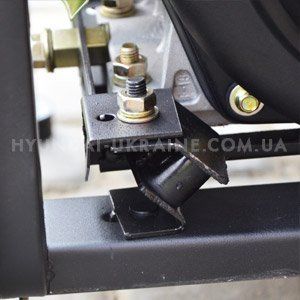 Дизельный генератор Hyundai DHY 8000LE - АНТИВИБРАЦИОННЫЕ ПОДУШКИ Размещенные в о...